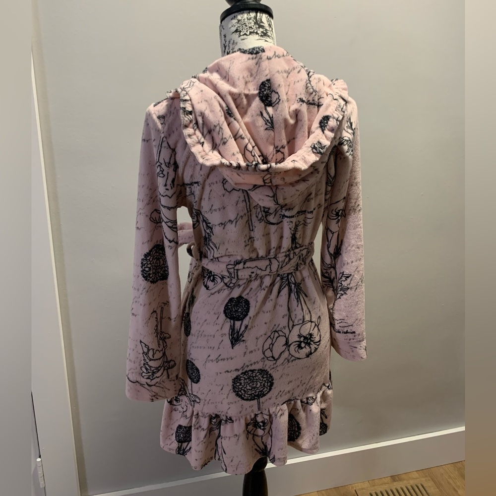 Pink Ruffled Robe Black Floral Print - Picture 3 of 4